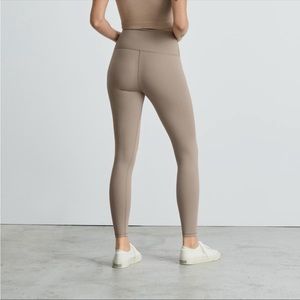 NWT Everlane The Perform Legging in Burnt Sugar Large Full-Length